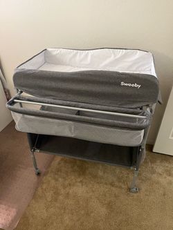 Sweeby Changing Table