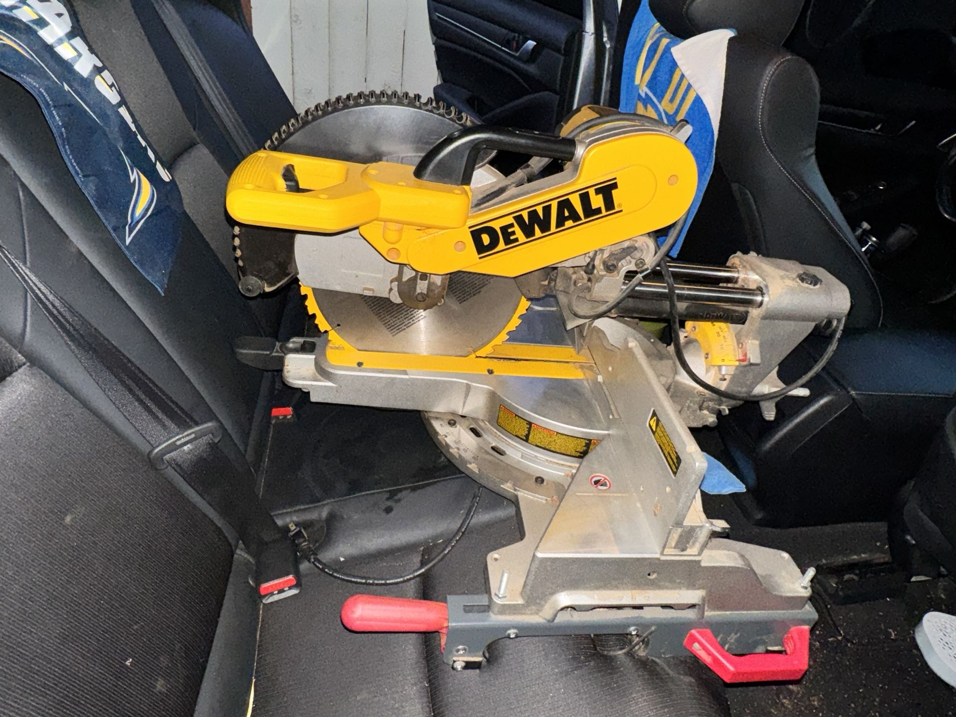 DEWALT Sliding Compound Miter Saw, 12-Inch (DWS779)