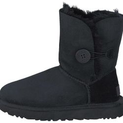 UGG Women's Bailey Button Ii Boot  Size 10