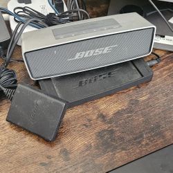 Bose Soundlink Mini with charging dock
