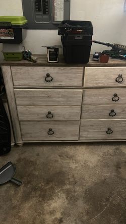 Dresser