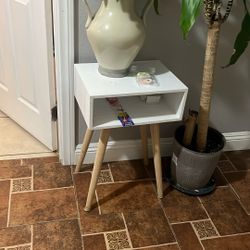 Los 2 Por $22 O $8 Por La Mesita 