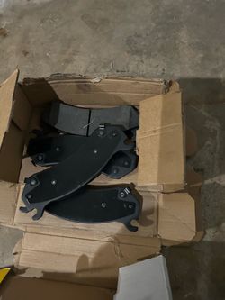 Front Brake Pads  GMC Sierra Silverado
