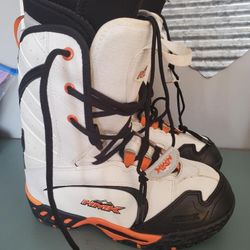 snowmobile boots size 9