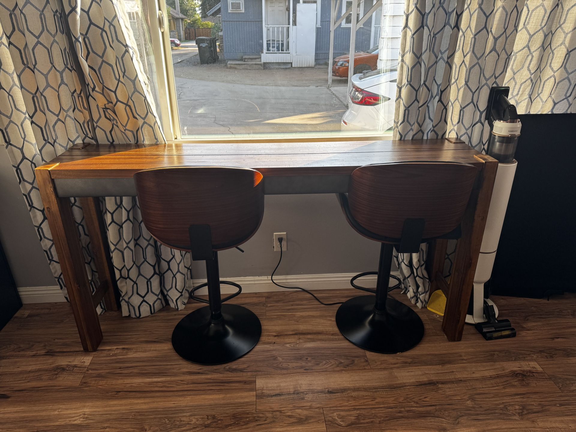 Ashley Furniture Torjin Bar Table + 2 Stools