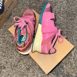 Women’s Reebok Lifting Size 6.5