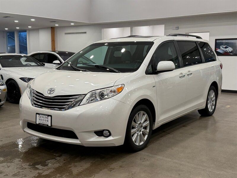 2017 Toyota Sienna XLE 7 Passenger