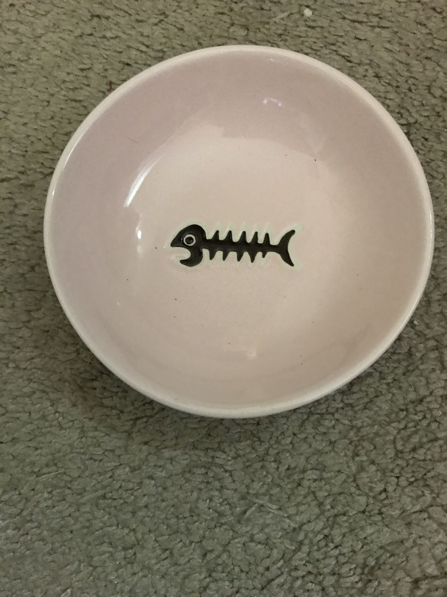 Cat / dog bowl