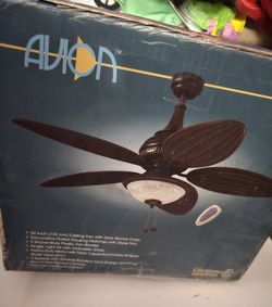 Ceiling fan 52 in NEW IN BOX