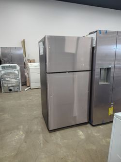 GE 21.9 cu ft Garage Ready Top-Freezer Refrigerator