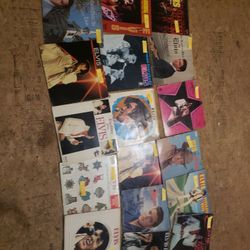 17 Vintage ELVIS PRESSLEY VINYL RECORDS W/ Free Record Player! 