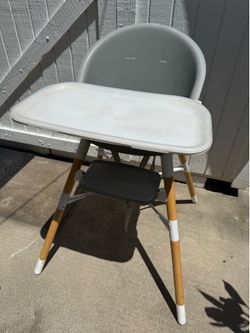 Skip Hop Modern High Chair – Great Condition