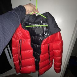 Moncler puffer 