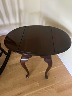 Ethan Allen Flip Leaf table