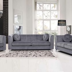 NEW 3pc Set W/Pillows $1700