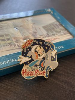 Goofy (Pizza Port) Annual Passholder Exclusive Disney Pin