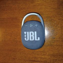 JBL Clip 4
