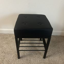 Square Makeup Stool with Adjustable Feet and Storage Space black