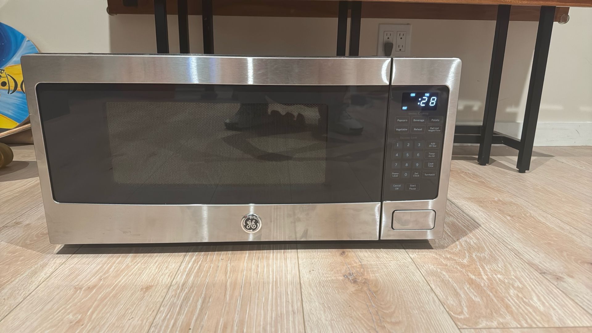 GE 1.1 Cu Ft Countertop Microwave