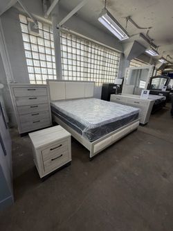 White Wood Bedroom Set with Bed and Dresser
