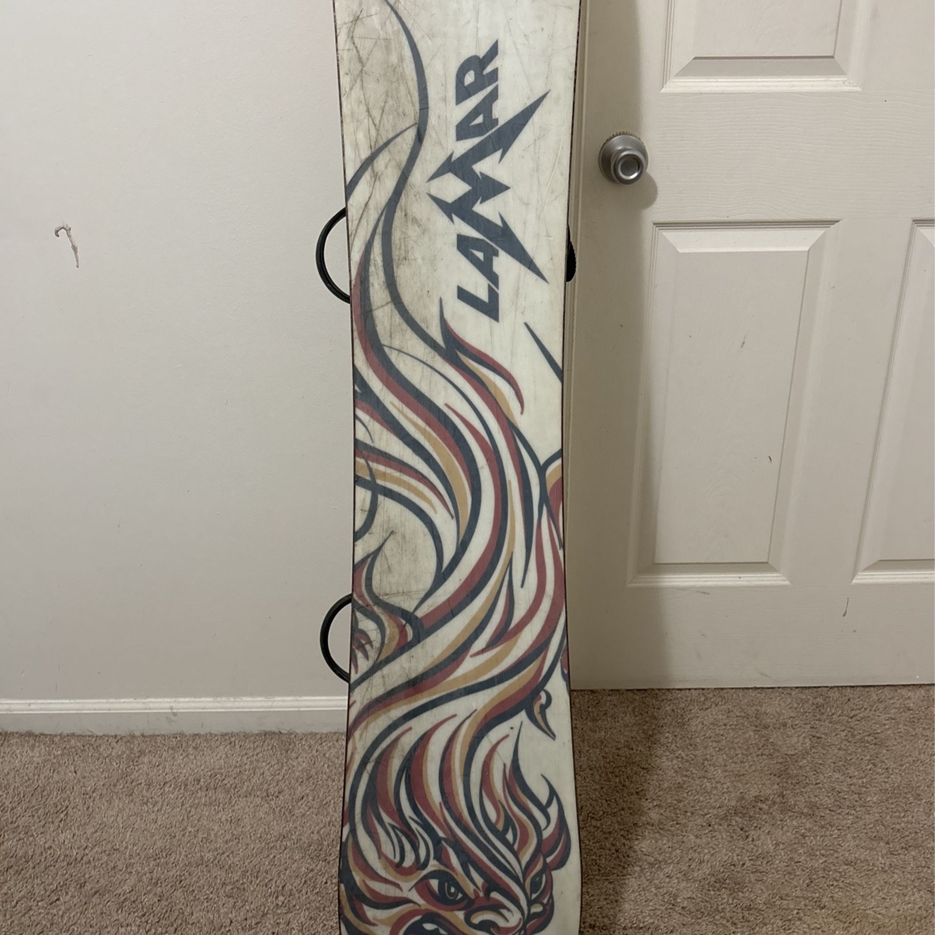 Lamar Dragon 150 Snowboard With Bindings