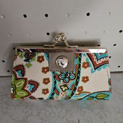 Textured Med Change Purse. Snap Closure. Like New