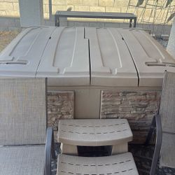 Jacuzzi/ Hot Tub 