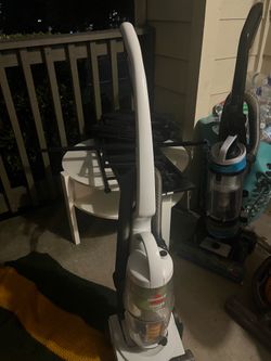 Great moving deal Great condition Bissell power swift compact pet vacuum