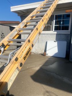 Ladder DeWALT excellent condition, 28