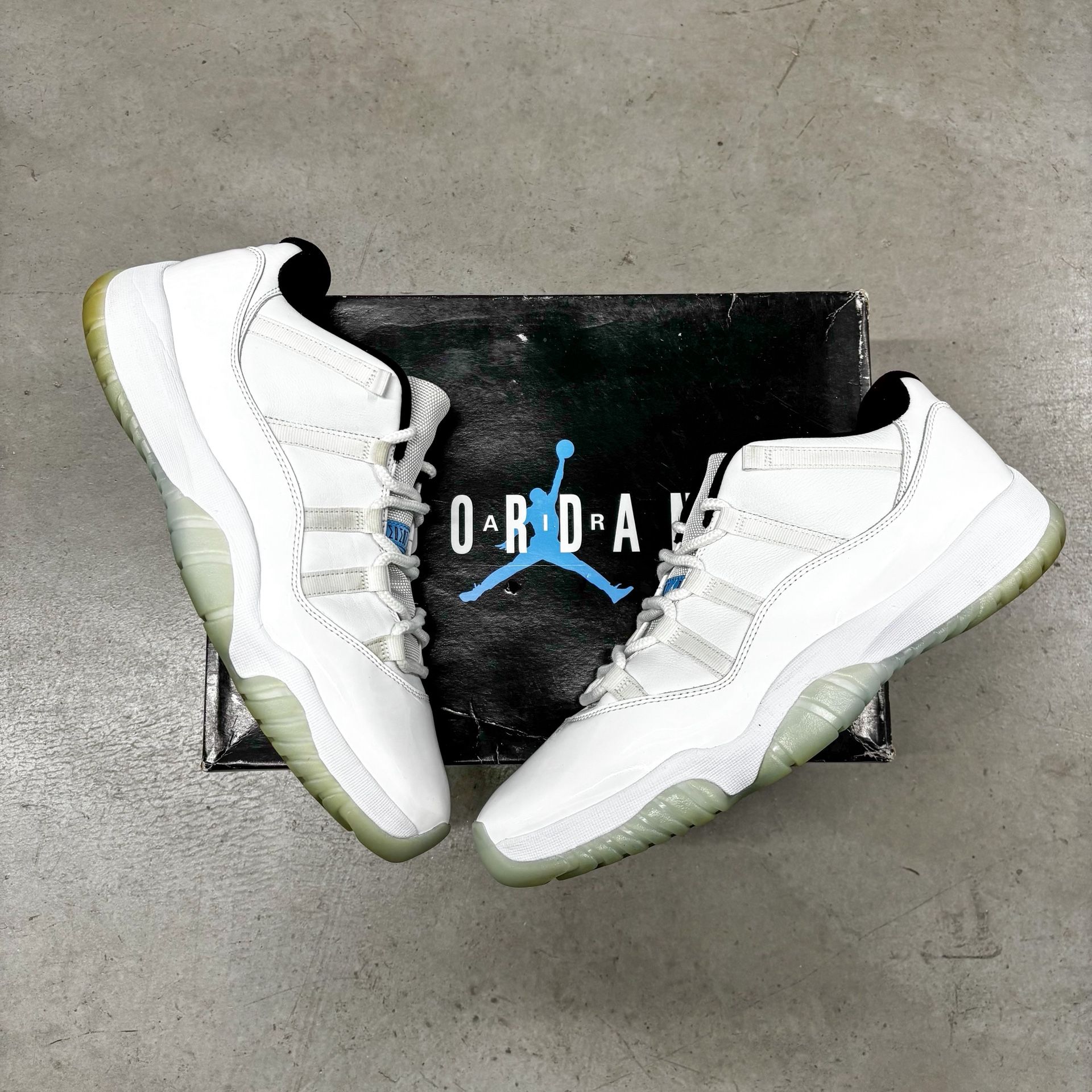Air Jordan 11 Low Legend Blue Size 13