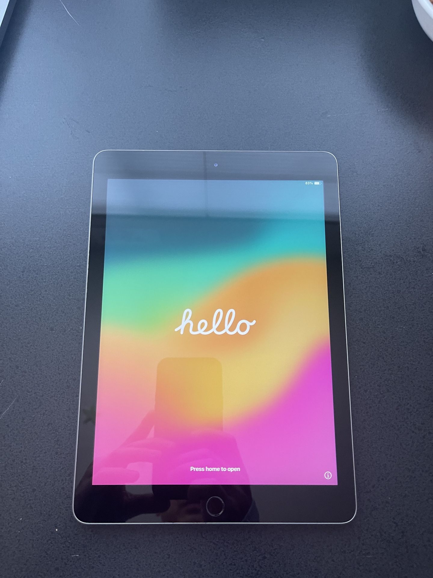 Apple iPad 6th Generation Model A1893 32 GB