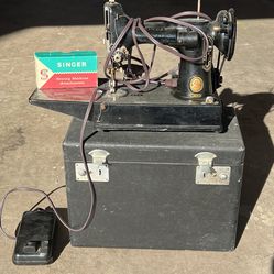 Old Portable Singer Sewing Machine