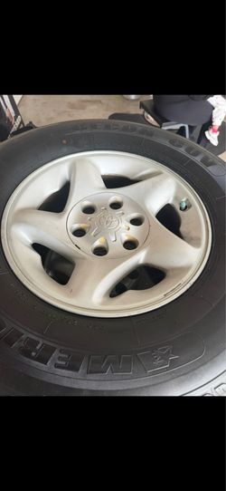 Toyota tundra Rims and tires