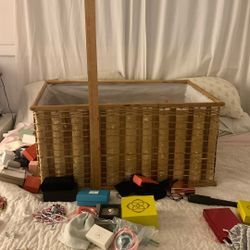 Large Storage Basket With Lid And Liner 