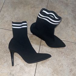 Size 5 Women’s Sock Boots
