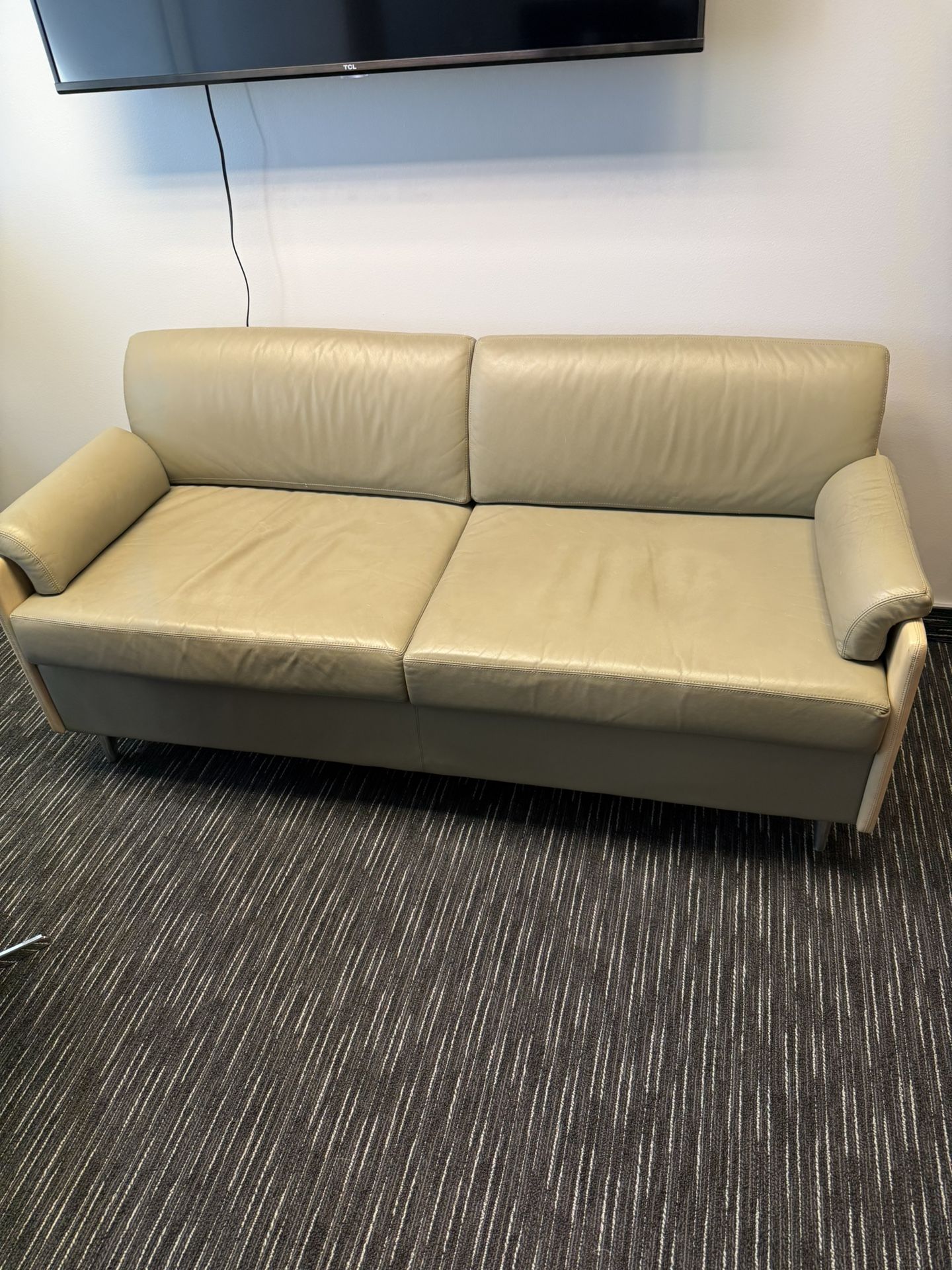 Bernhardt Sofa And Chair Set