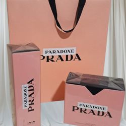 Perfume Prada Paradoxe Eau de Parfum.
