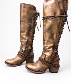 RARE Freebird by Steven “Coal” Metallic Gold Distressed Boots