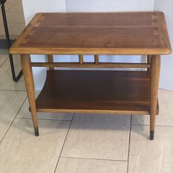 (2) Mid 20th Century Lane Acclaim Square Side Tables With Curved Lower Shelf