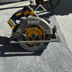 Dewalt Cordless Saw- 60V Max FlexVolt