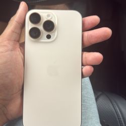 iPhone 16 Pro Max 