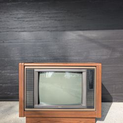Awesome Vintage 90's RCA TV Works Great