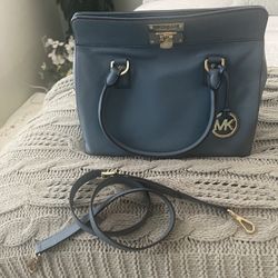 Michael Kors ,Purce 13 X 12 Like New