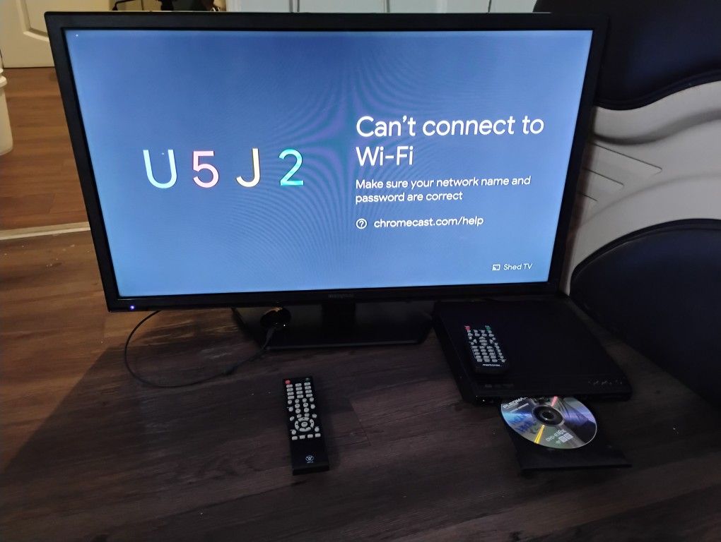 32-inch TV, DVD Player and Chromecast Bundle