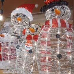 New Christmas Outdoor Snowman ⛄️ Family Set Of 3 Light Up Yard Decor. 30" Tall We Have A Bunch Available 