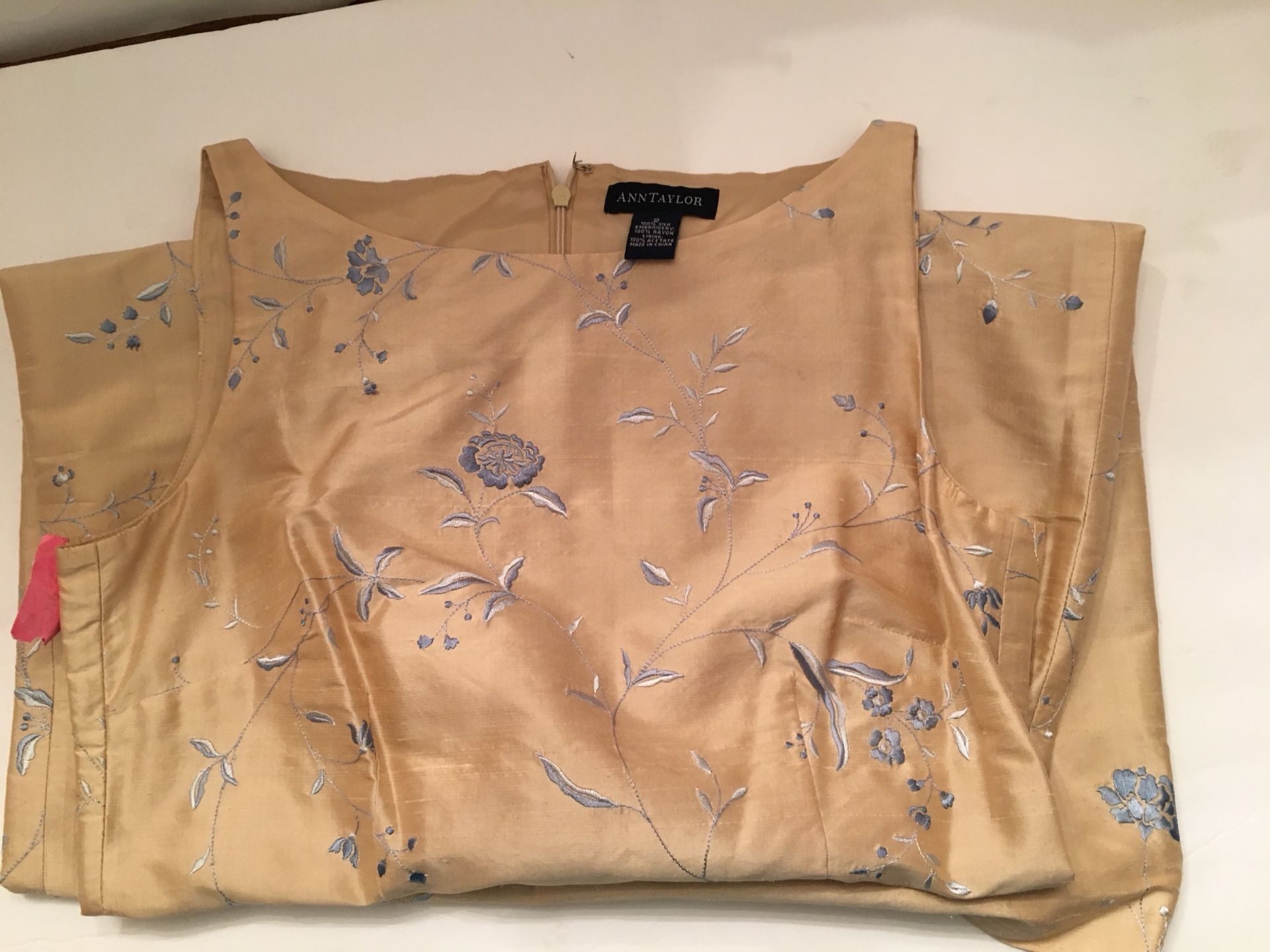 Ann Taylor sz 2 gold silk blue embroidery sleeveless dress