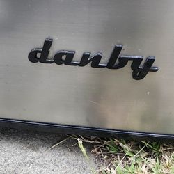 Refrigerator danby Grea 100