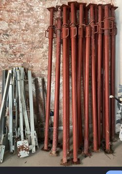 Postes de metal para construcción