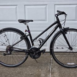 700c Trek Hybrid City Bike 27-speed 