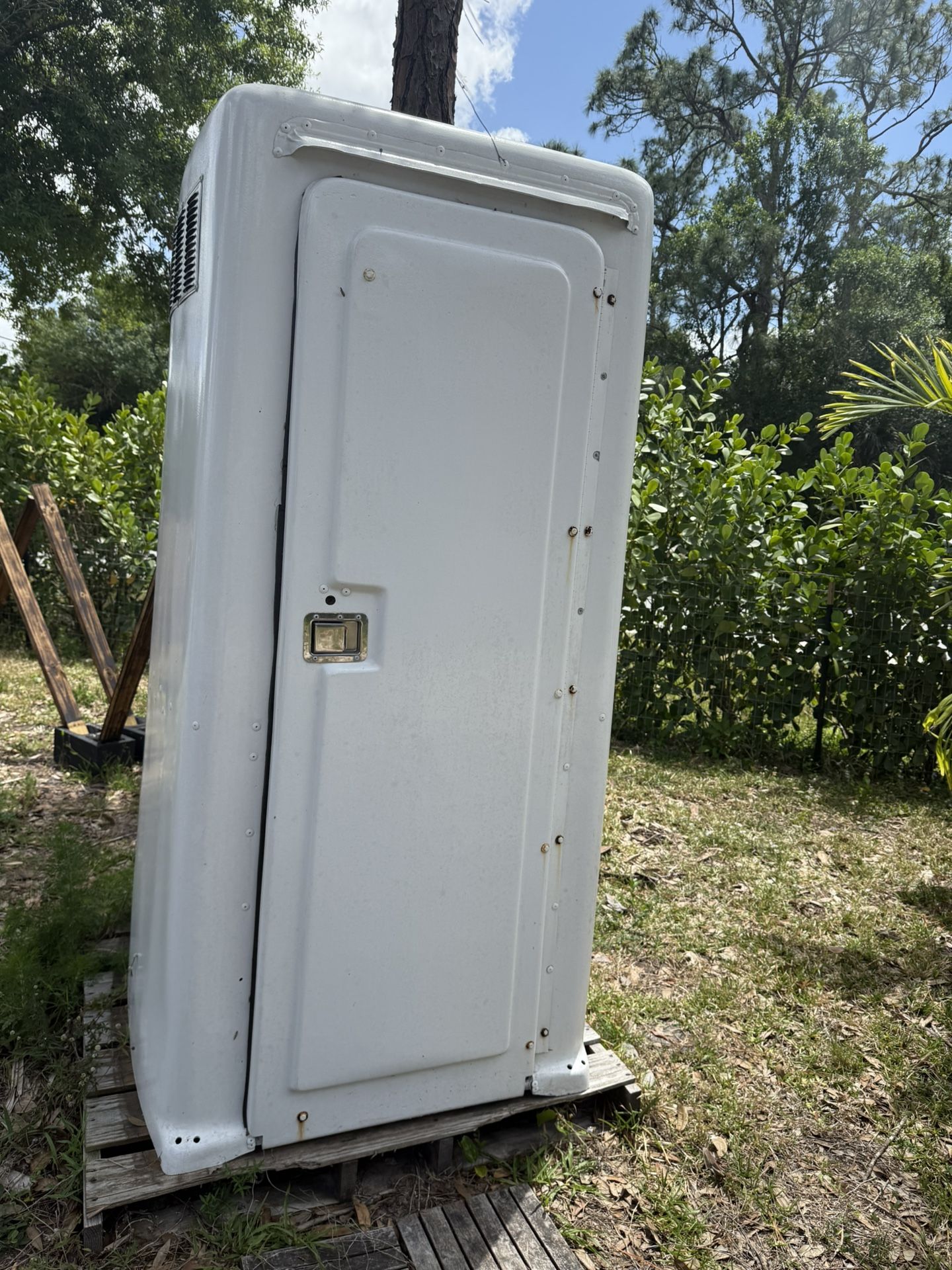 Fiberglass retro Port O Potty
